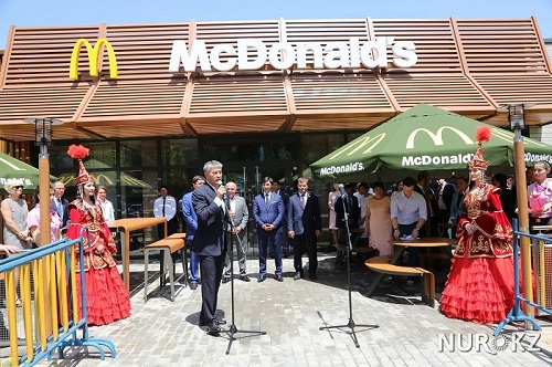 Кайрат Боранбаев приехал на открытие McDonald’s в Алматы 