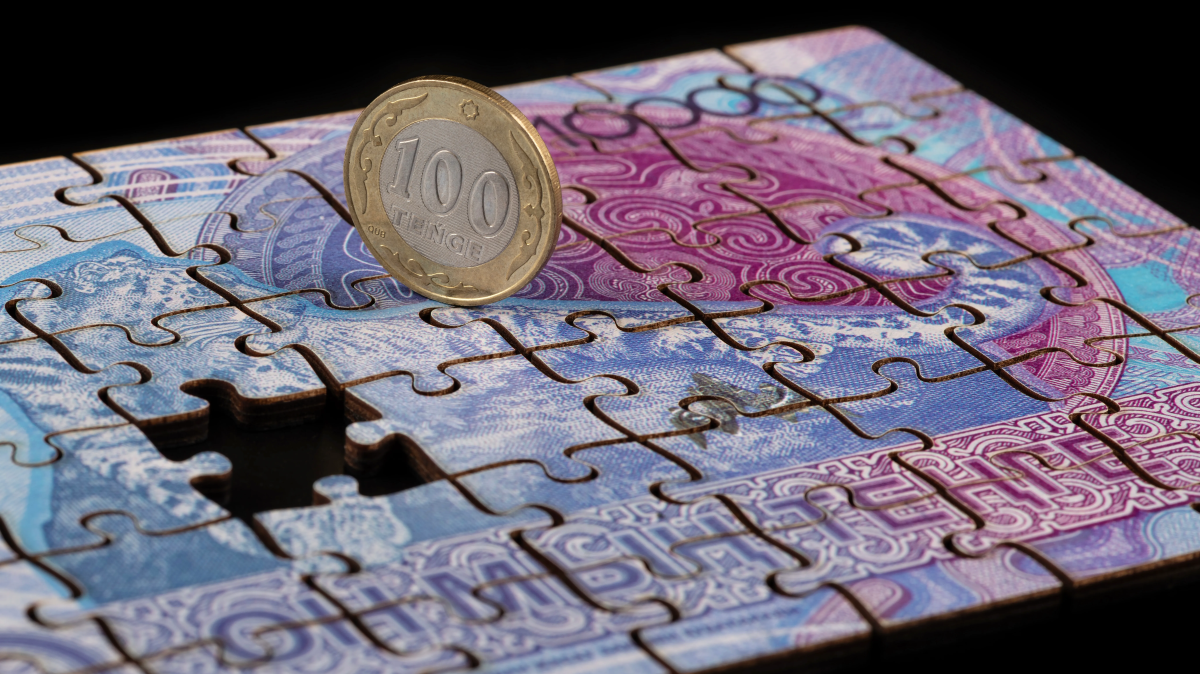 Удерживаются ли пенсионные взносы с дохода иностранца, работающего дистанционно в Казахстане